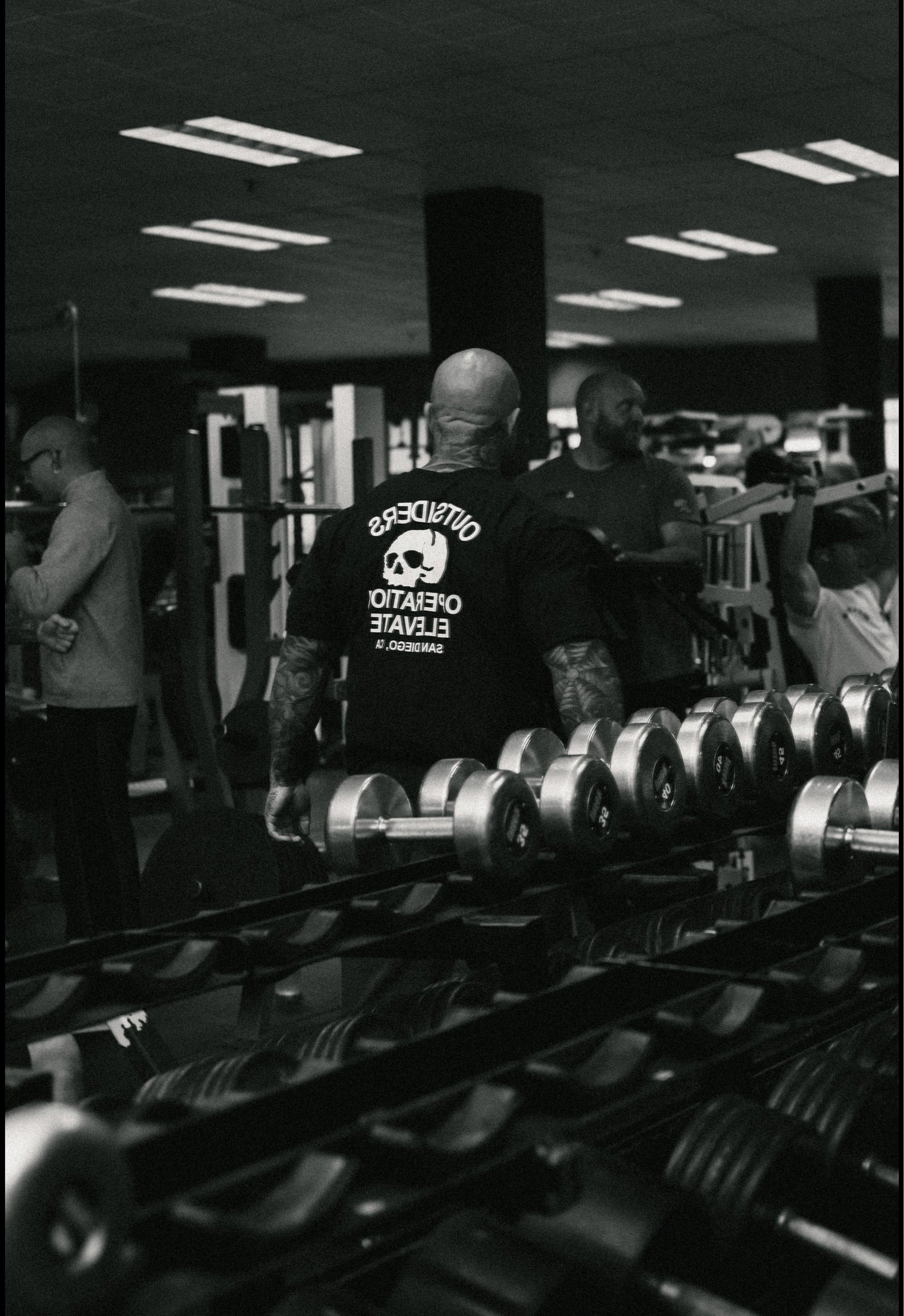 OUTSIDERS 002