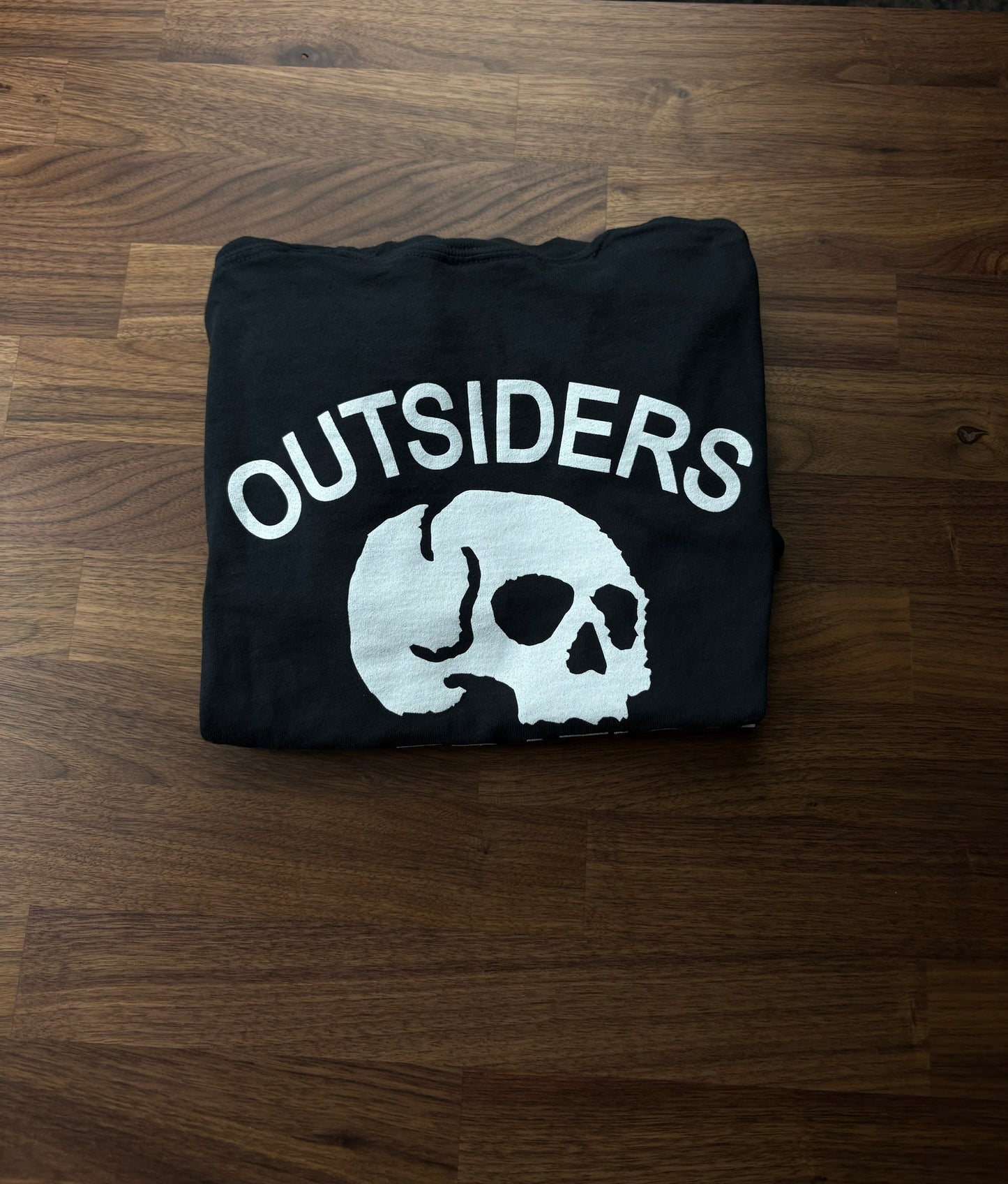 OUTSIDERS 002