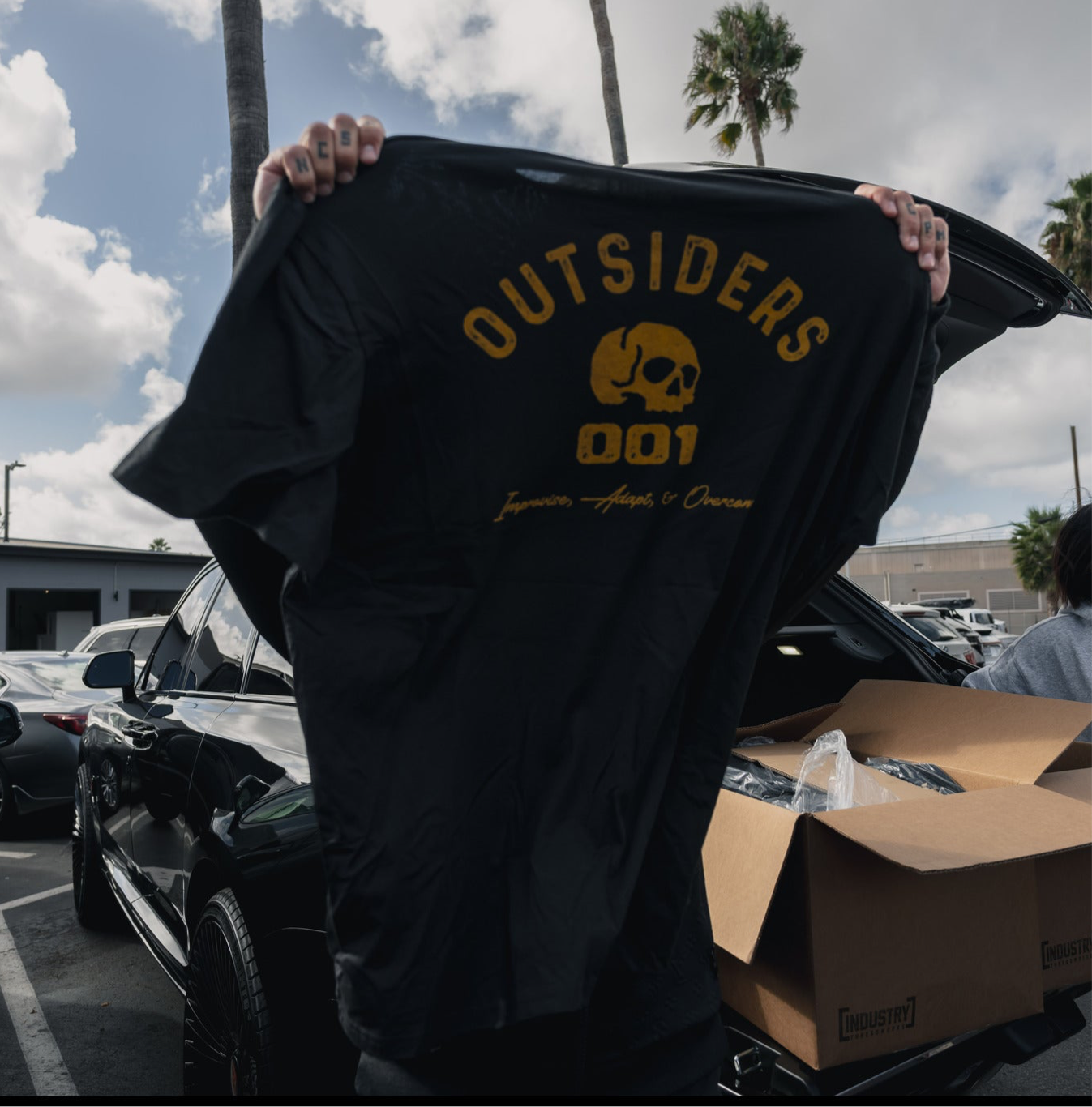 OUTSIDERS 001