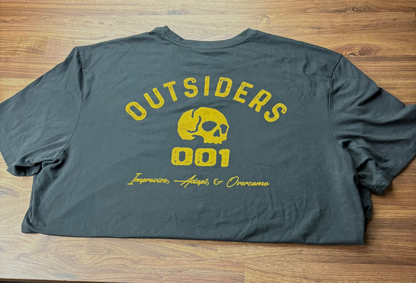 OUTSIDERS 001