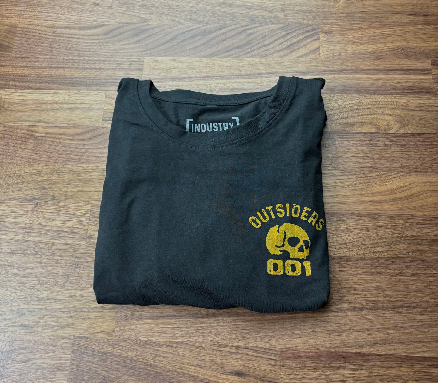 OUTSIDERS 001